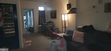 722 Locust St, Reading, PA 19604 - photo 4