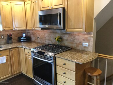 2039 S Railroad Ave, Staten Island, NY 10306 - photo 4