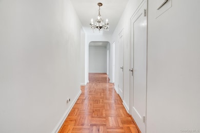 182 Garth Rd unit 1D, Scarsdale, NY 10583 - photo 4