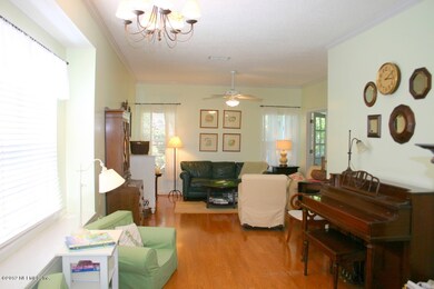 Living Room/ Dining Room