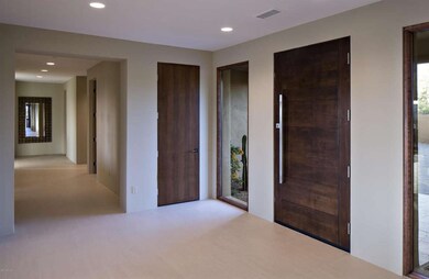 006_Foyer Entry