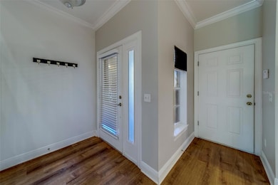 270 Valencia Cir, Saint Petersburg, FL 33716 - photo 7