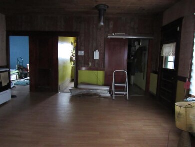 569 Rockingham St, Berlin, NH 03570 - photo 4