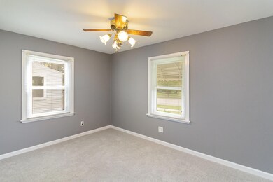 137 N Raymond St, Griffith, IN 46319 - photo 5