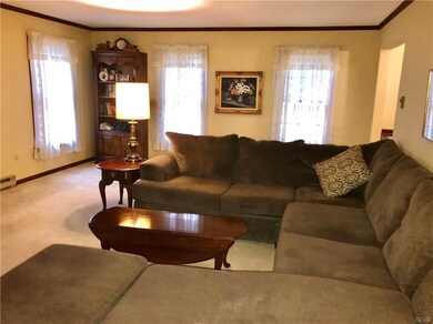 404 Oak Tree Ln, Easton, PA 18040 - photo 6