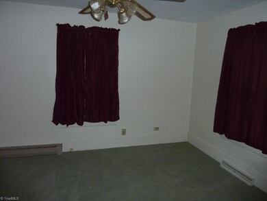 1502 E Fairfield Rd, High Point, NC 27263 - photo 6