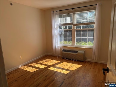 25 Crest St unit 112, Westwood, NJ 07675 - photo 6