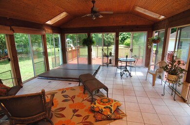 Sun & Fun Room