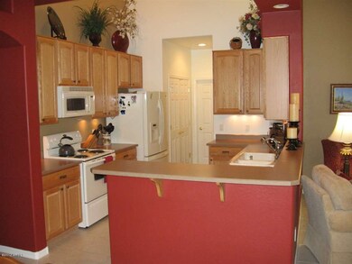 KITCHEN W/APPLIANCES