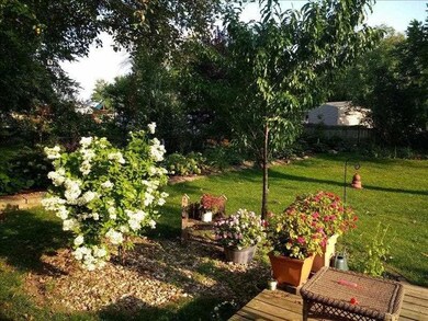 1482 Laurel Cir, Cedar Falls, IA 50613 - photo 4