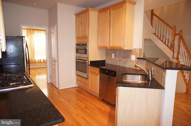 9762 Corbett Cir, Manassas Park, VA 20111 - photo 6