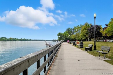 2842 Van Alstyne St unit 14, Wyandotte, MI 48192 - photo 5