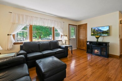 63 Wilson St, Spencer, MA 01562 - photo 3