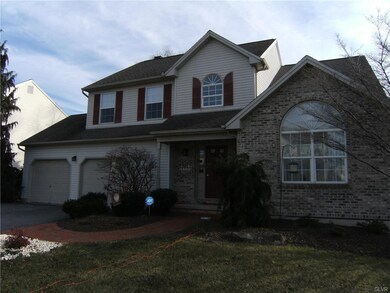 4556 Hoffman Dr, Whitehall, PA 18052 - photo 2