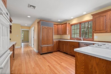 6 Skowhegan Way, Natick, MA 01760 - photo 4