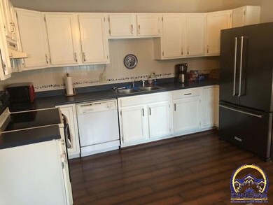 1526 Peyton St, Emporia, KS 66801 - photo 6