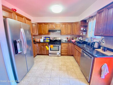 100 Seguine Place, Staten Island, NY 10312 - photo 6