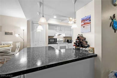 Island between kitchen and dinette area