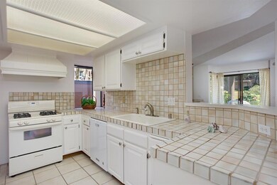 4012 Layang Cir unit A, Carlsbad, CA 92008 - photo 5