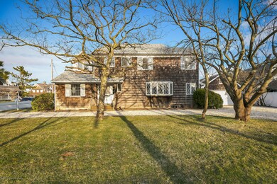 25 Howe St