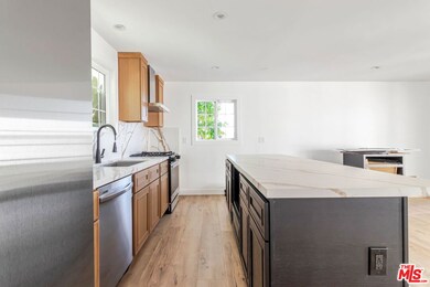 20771 Clark St, Woodland Hills, CA 91367 - photo 3