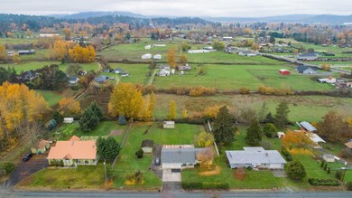 Southern Oregon Home - Country