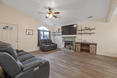 1903 Henshaw Ave, Tulare, CA 93274 - photo 6