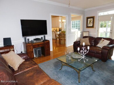 Great Room vw 2 -french doors to back!