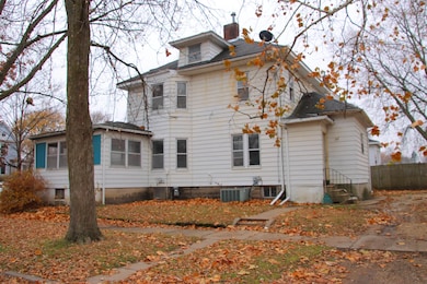 1400 W 3rd St, Waterloo, IA 50701 - photo 3