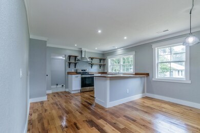 Kitchen / Dining Area