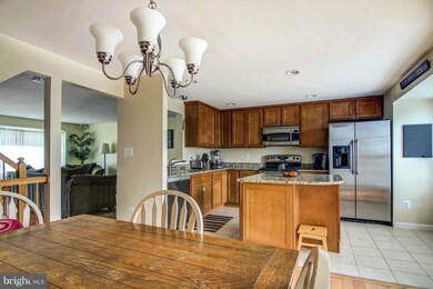 13829 Laura Ratcliff Ct, Centreville, VA 20121 - photo 6