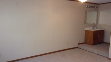 1333 W South St, Bluffton, IN 46714 - photo 7