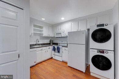 7425 Democracy Blvd unit 3, Bethesda, MD 20817 - photo 5