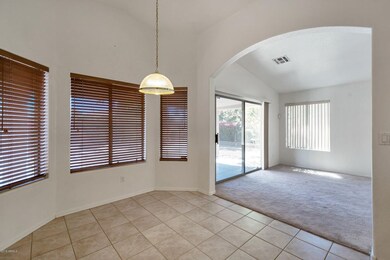 Kitchen Eating Area w/Bay Window