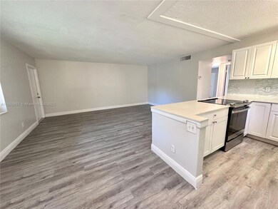 120 Meadows Cir unit 120, Boynton Beach, FL 33436 - photo 6