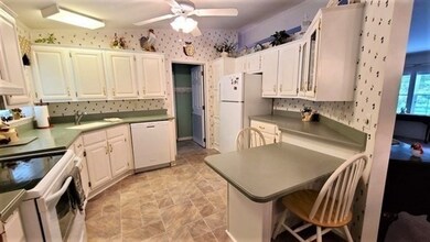 1606 Oak Point Dr, Middleboro, MA 02346 - photo 7