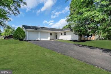 14 Evergreen Dr, Willingboro, NJ 08046 - photo 4