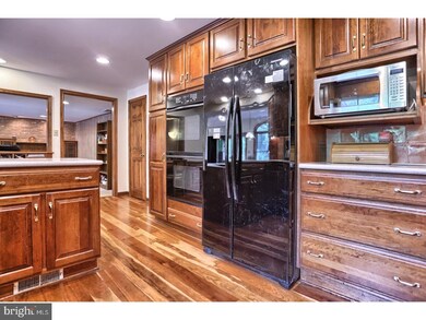 1505 Sheffield Ln, Pottstown, PA 19465 - photo 5