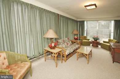 1505 Red Oak Dr, Silver Spring, MD 20910 - photo 2