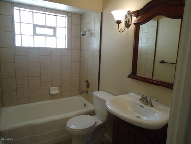 2550 E Cambridge Ave, Phoenix, AZ 85008 - photo 6