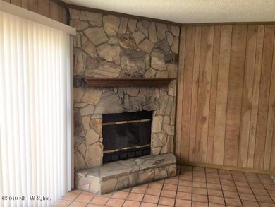 2447 Townsquare Dr, Jacksonville, FL 32216 - photo 5