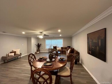 98 Village Green Dr unit 98, Port Jefferson Station, NY 11776 - photo 6