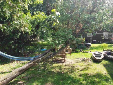 704 Nueva Gorda St, Culver, IN 46511 - photo 4