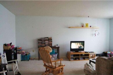 1091 Walnut St, Honey Brook, PA 19344 - photo 3