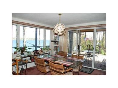 Kitchen. Water View