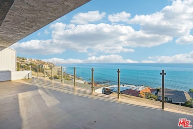 18203 Coastline Dr unit 7, Malibu, CA 90265 - photo 3