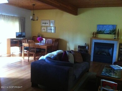 Living:dining area