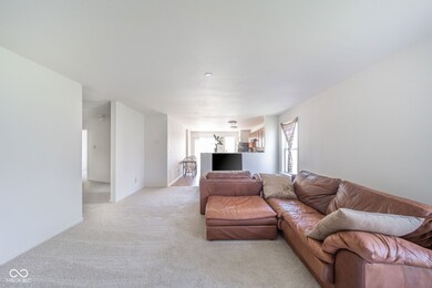 406 W Warrior Ct, Sheridan, IN 46069 - photo 2