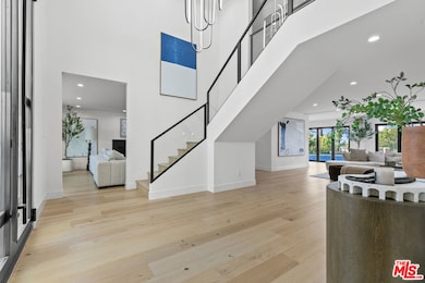 18101 Green Meadow Dr, Encino, CA 91316 - photo 3