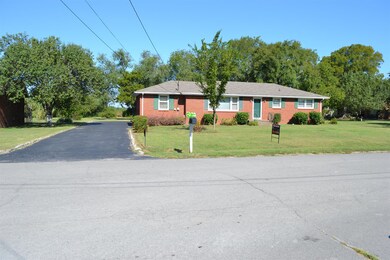 703 Vanhook Dr, Lebanon, TN 37087 - photo 2